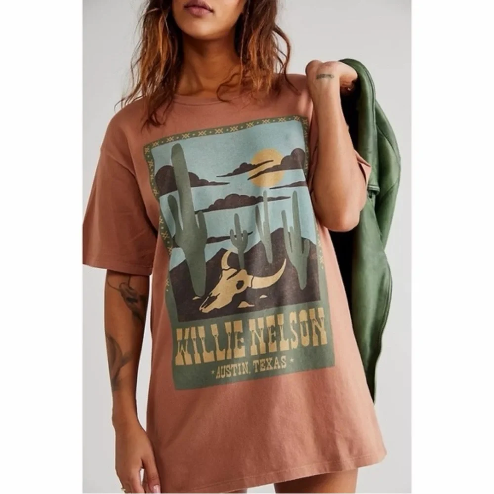 NWOT Daydreamer For Free People Willie Nelson Austin Texas Rust Graphic Tee - Picture 1 of 4